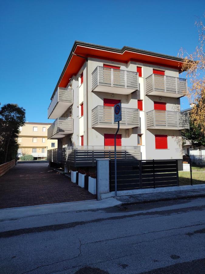 Villa Alpi Lignano Sabbiadoro Exterior foto